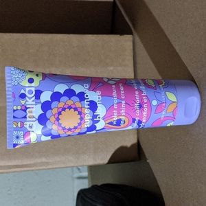 Amika Supernova Blonde shine cream 3.3 oz.